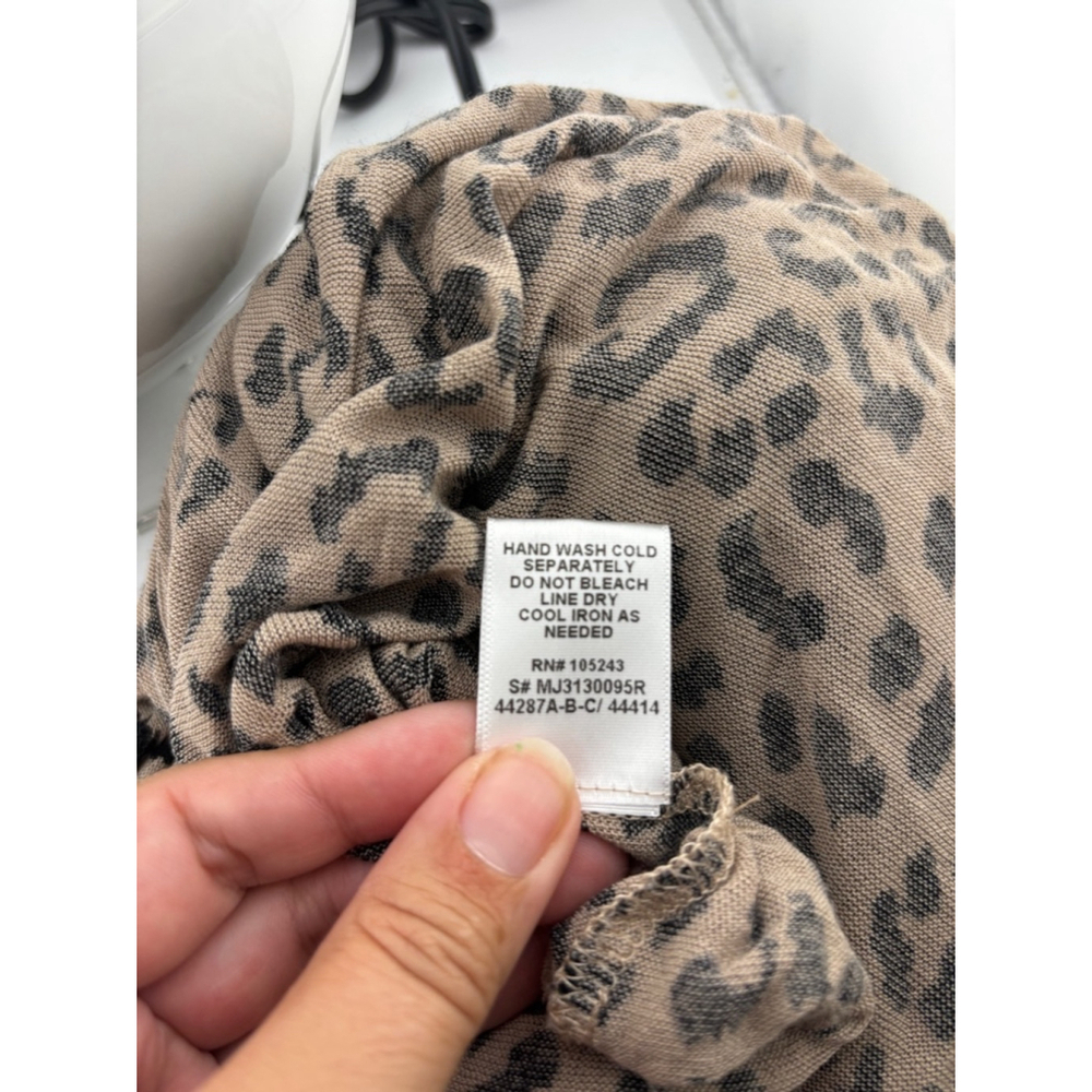 Women's sheer Bobeau Leopard Print long sleeve Top Size S Tan - Picture 6 of 6